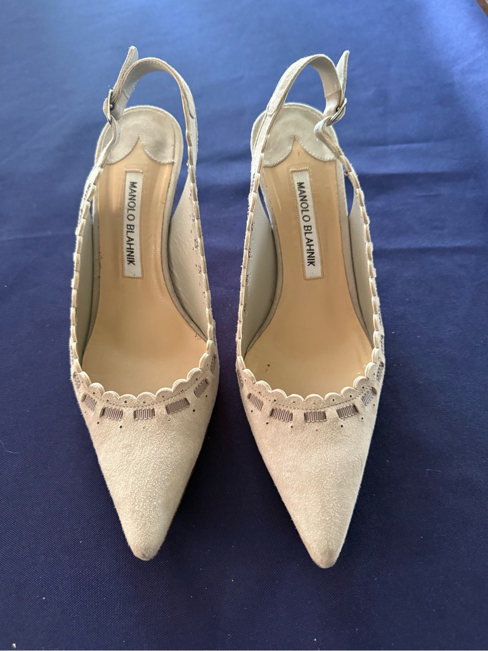 Manolo Blahnik light gray Scalloped Suede Slingback Pumps